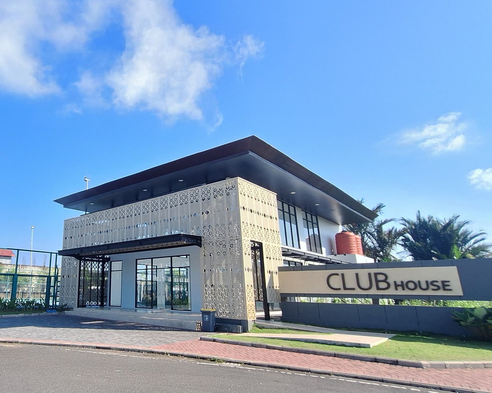 club house 2